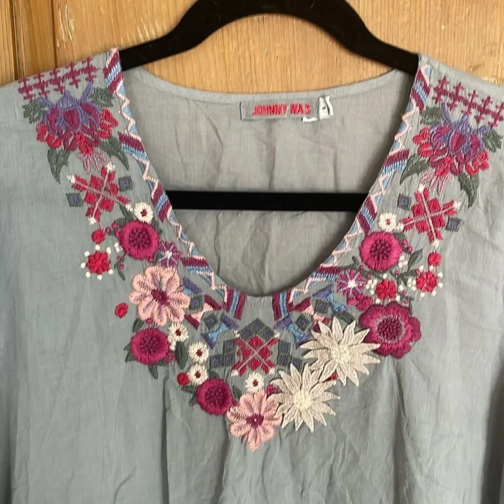 Johnny Was Gray Pink floral appliqué embroidered tunic